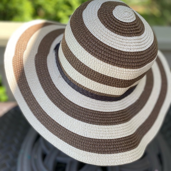 NWOT SUNLILY Striped Brown and Cream Sun Hat, Size: S/M (fits up to 22” head) - Picture 2 of 8